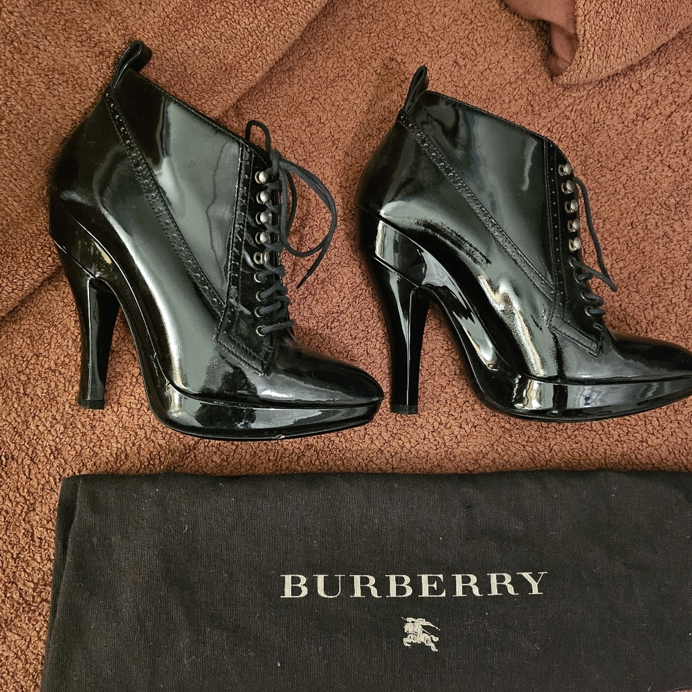 Burberry patent leather booties